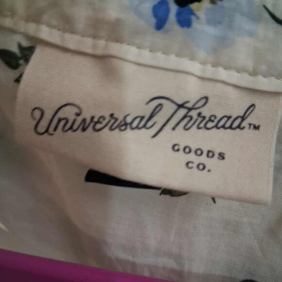 NWOT Universal Thread Cream Floral Print Cap Sleeve Blouse, Ruffles, MEDIUM - Picture 4 of 12